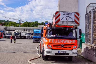 Stuttgart-Ost: Dehnfugenbrand bei Mega Fleischfabrik